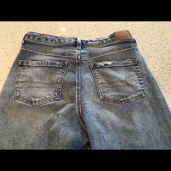 American Eagle Mom Jeans w/stretch - Picture 5 of 7